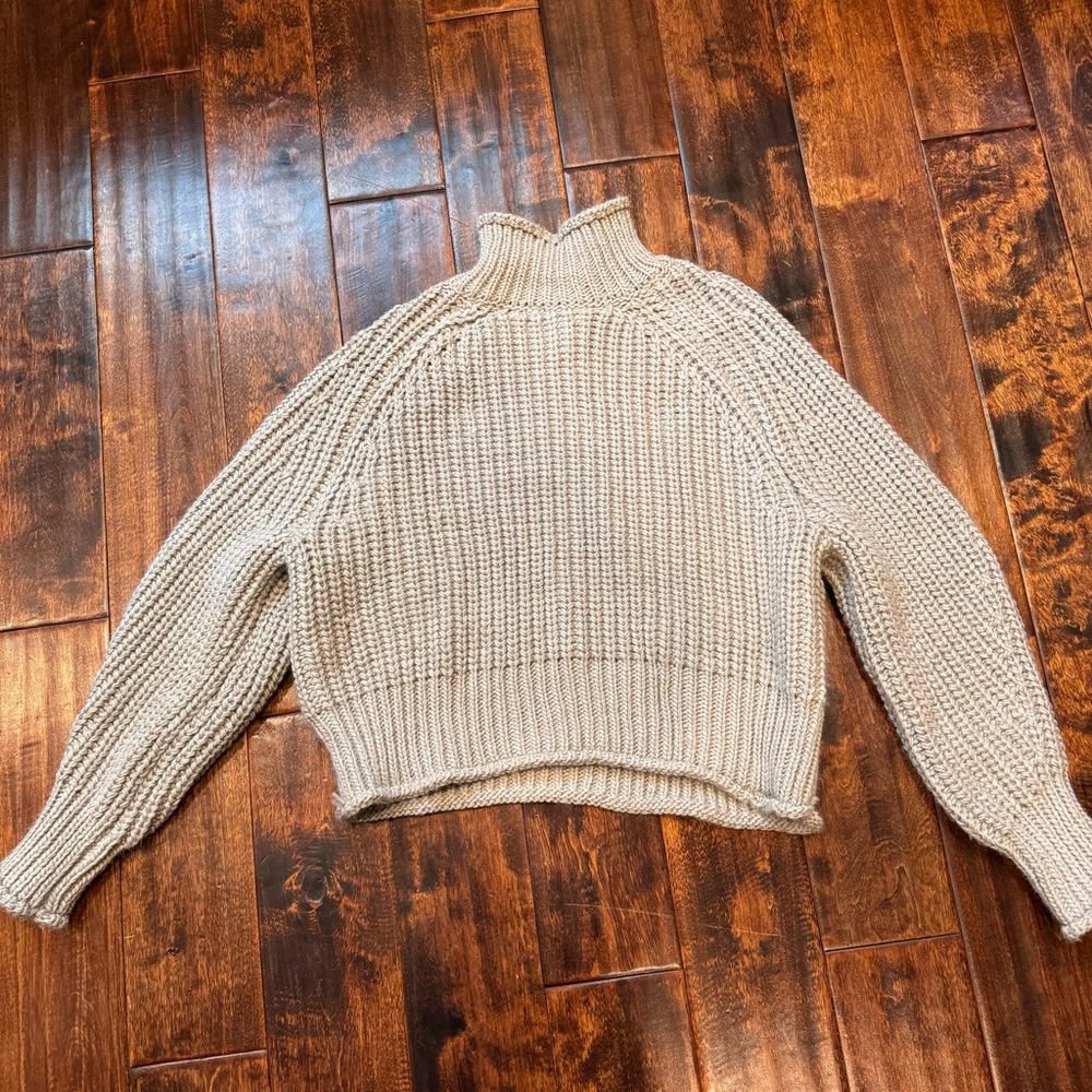 H&M Cropped Mock Neck Sweater Size L